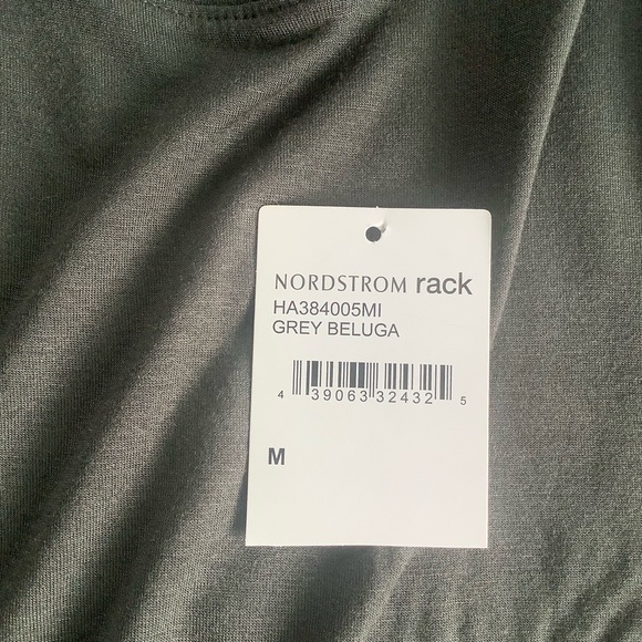 NWT Halogen Size Medium Crew Neck Tank Color Grey Beluga Very Soft Stretch Loose - Picture 4 of 8